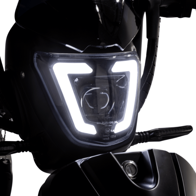 Eskuta LED Light System Detail